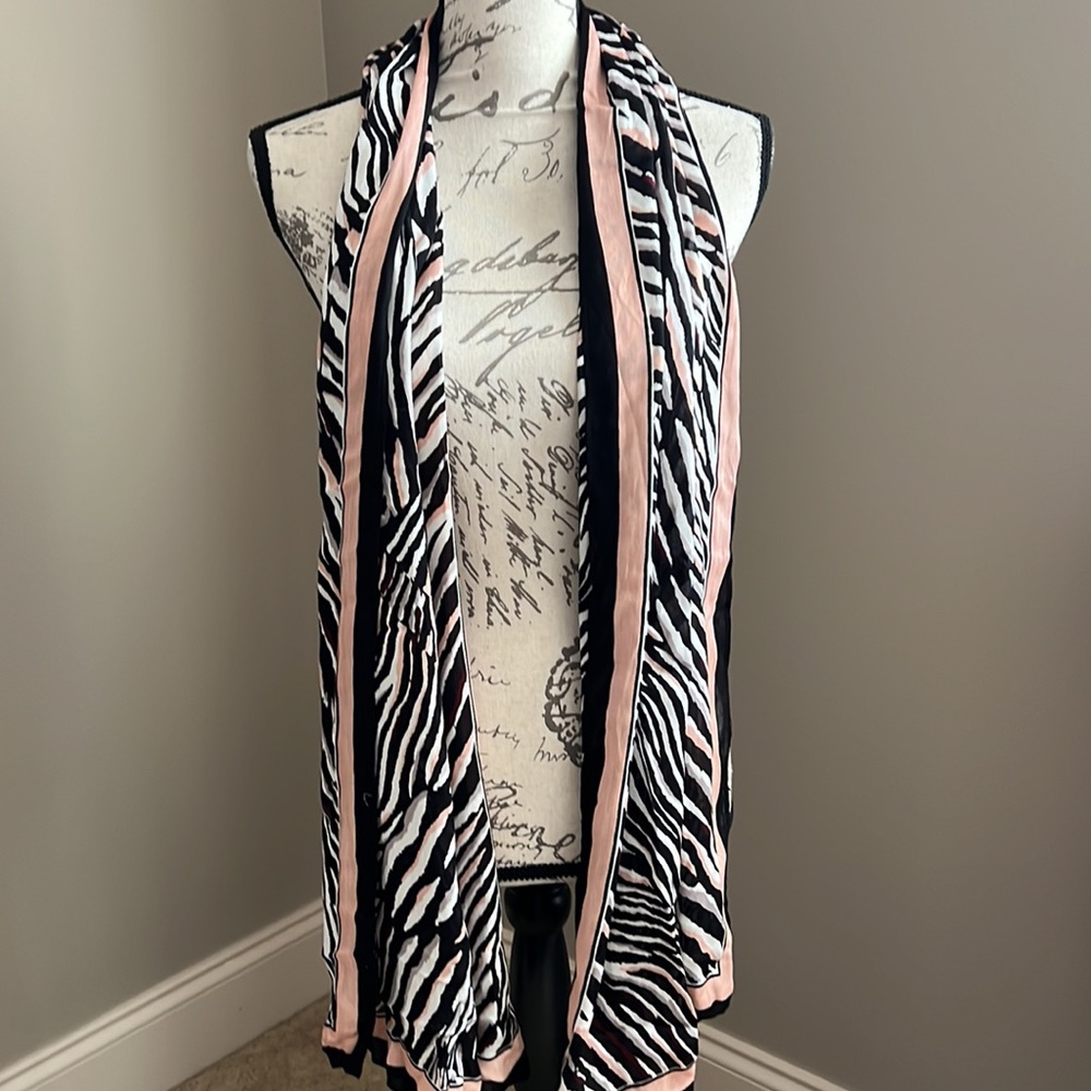 White House Black Market WHBM Printed Black White Pink Scarf - Picture 3 of 6